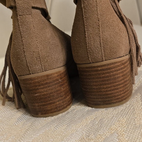 Koolaburra Tan Suede Ankle Boots with Tassel - Picture 9 of 14